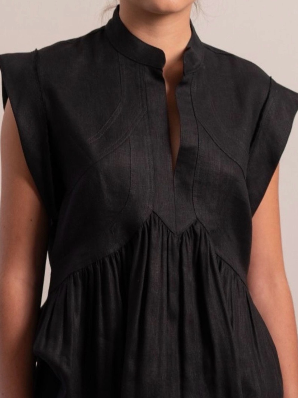 Yakampot Black “Montería”  Linen Peplum Top
